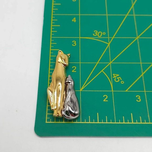 Vintage Liz Claiborne Gold and Silver Tone Cat Cats Brooch Pin - Picture 4 of 5